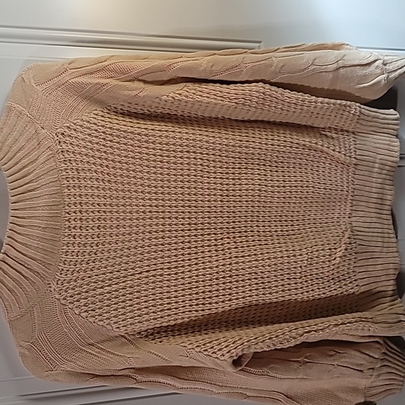 Elegant Beige Cable Knit Sweater - Picture 8 of 8